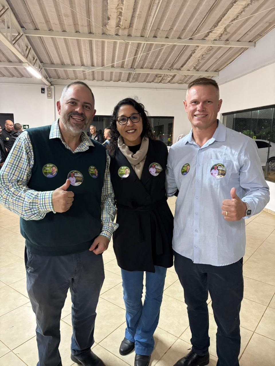 Rangel com apoiadores em evento